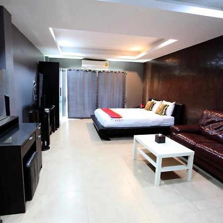 Del Mar Rooms Pattaya Buitenkant foto