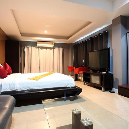 Del Mar Rooms Pattaya Buitenkant foto